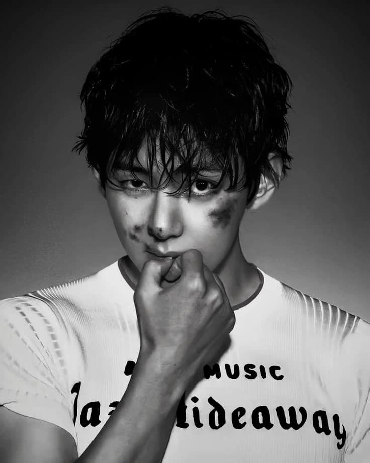 Kim Taehyung 김 태형 thumbnail