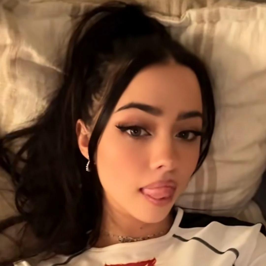Lia Mendes (his half-sister) thumbnail