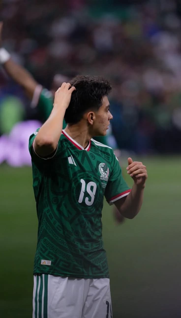 Gilberto Mora thumbnail