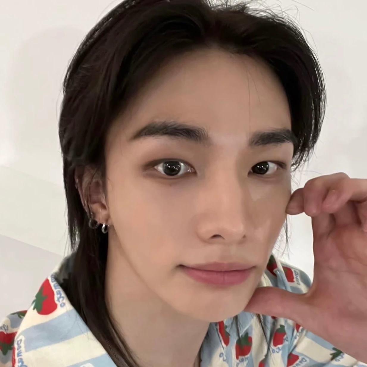 Hyunjin thumbnail
