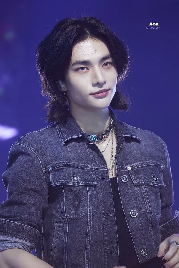 Hyunjin  thumbnail