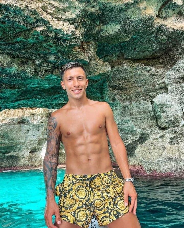 Lisandro Martínez thumbnail