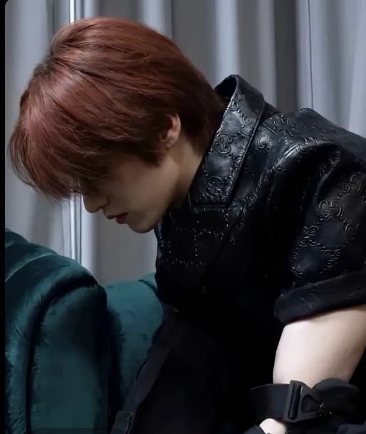 Lee know thumbnail