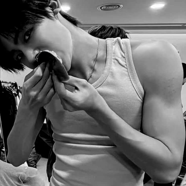 Eom Seonghyeon (Eom Seonghyeon) thumbnail