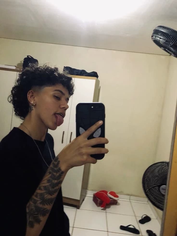Samantha (WLW/EX) thumbnail
