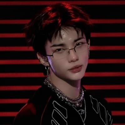 Hwang Hyunjin thumbnail