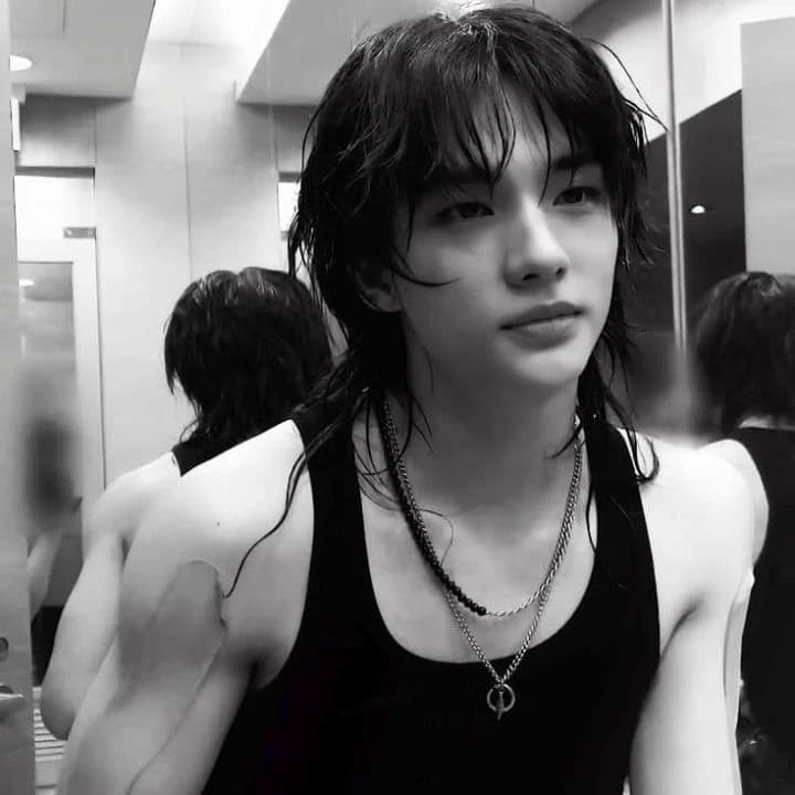 Hwang Hyunjin thumbnail