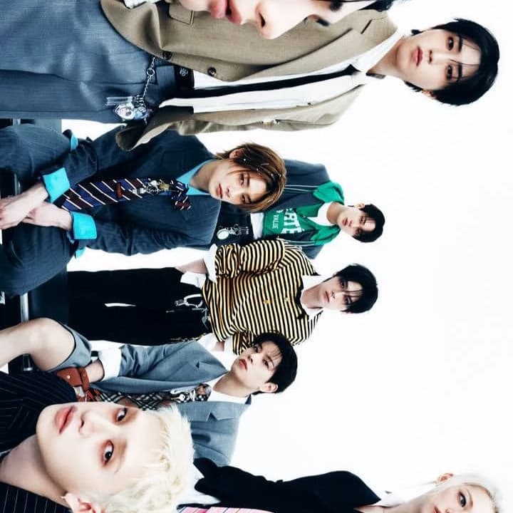 STRAY KIDS thumbnail