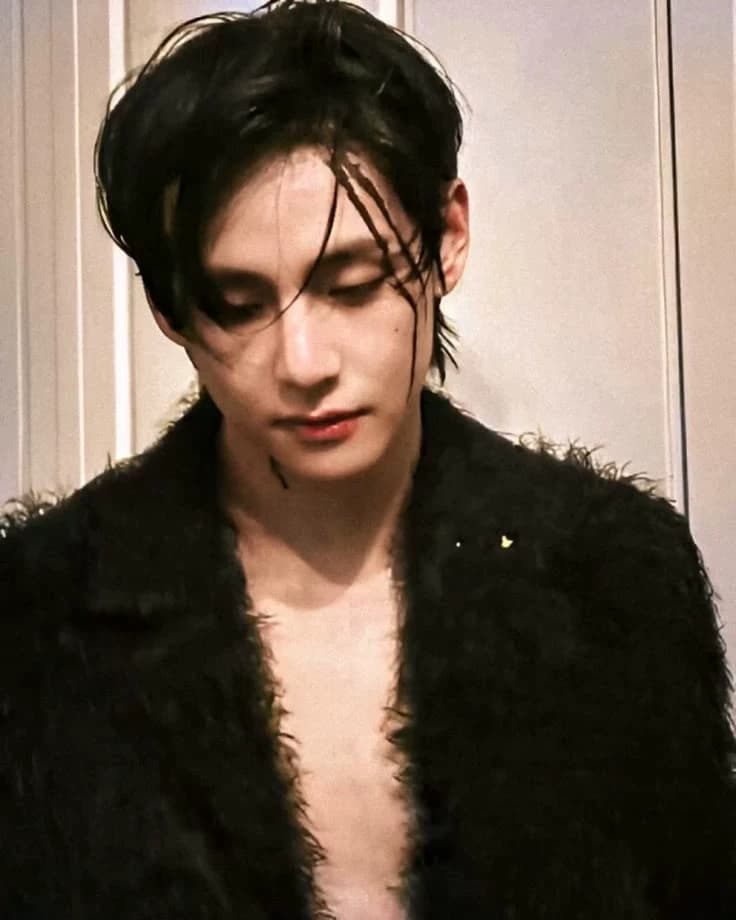 Vampire Taehyung thumbnail
