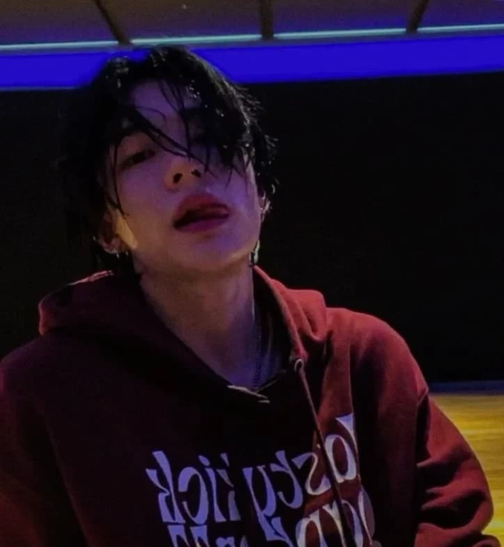 Hwang Hyunjin thumbnail