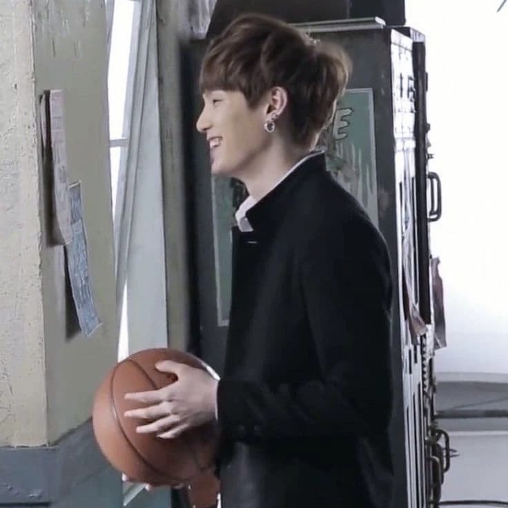 Yoongi M thumbnail