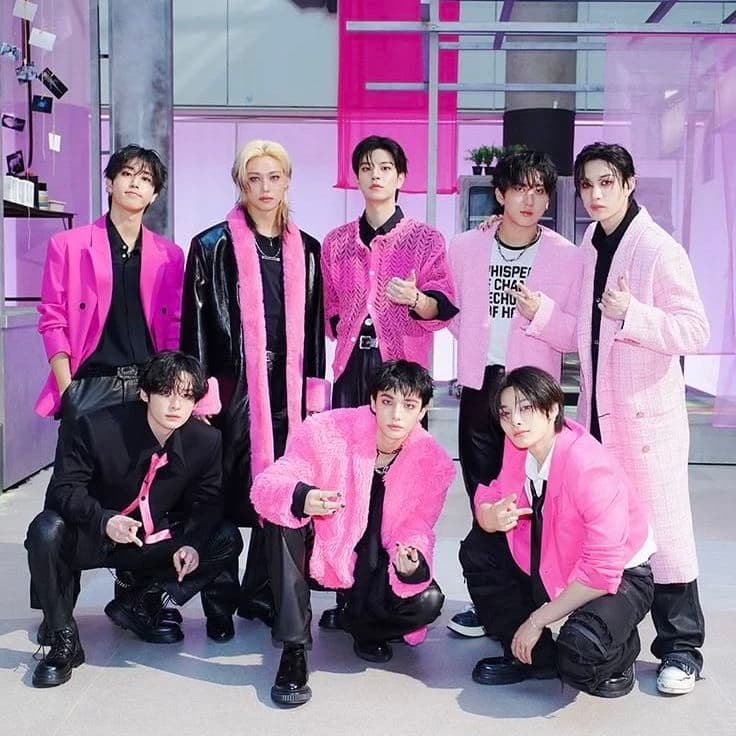 stray kids thumbnail