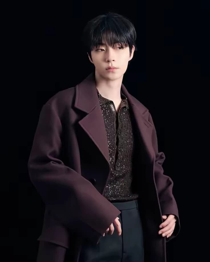 Hwang in yeop  thumbnail