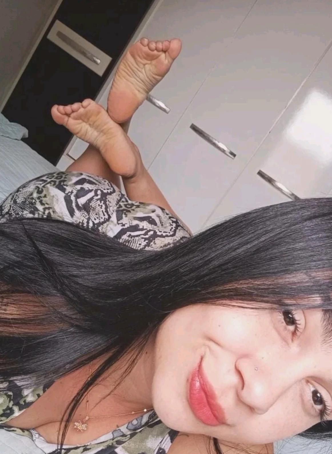 Antônia's Feet thumbnail