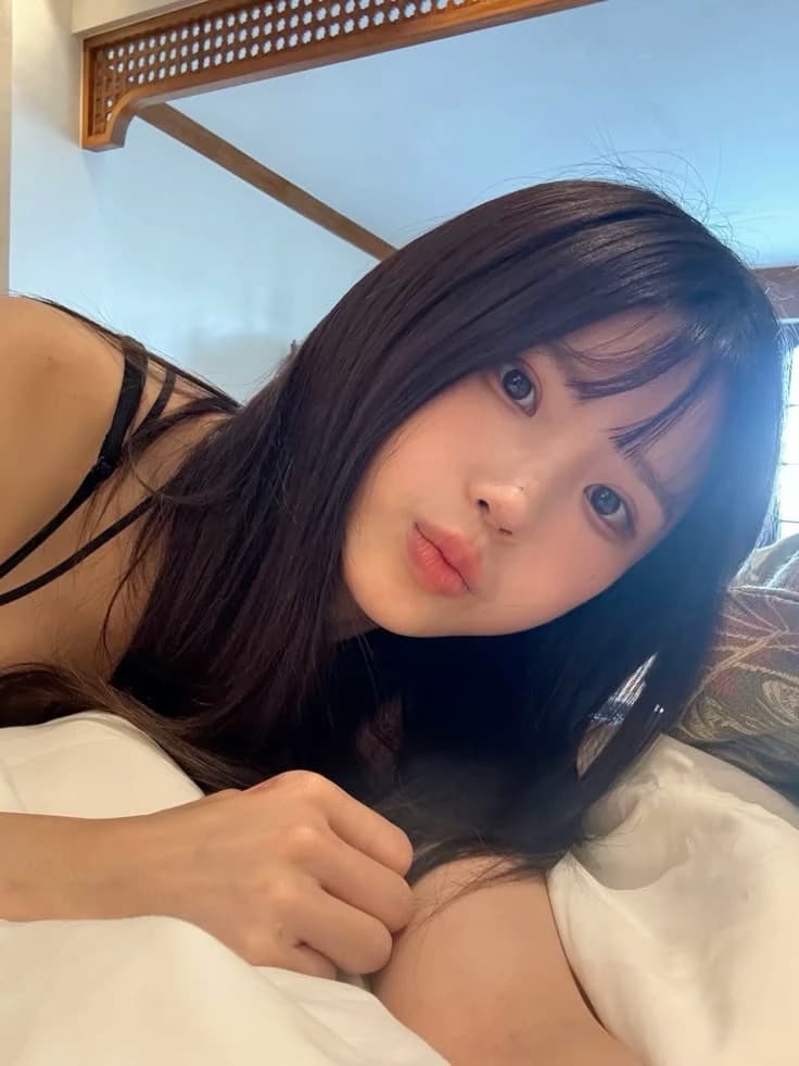 Song Hayoung thumbnail