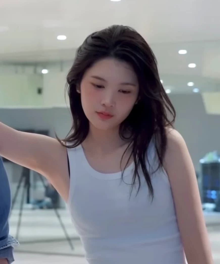 Roh Yuna (A-na) thumbnail
