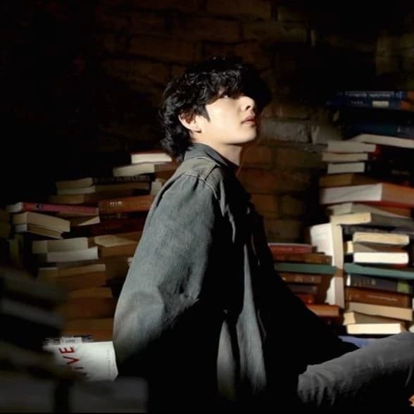 Kim Taehyung thumbnail