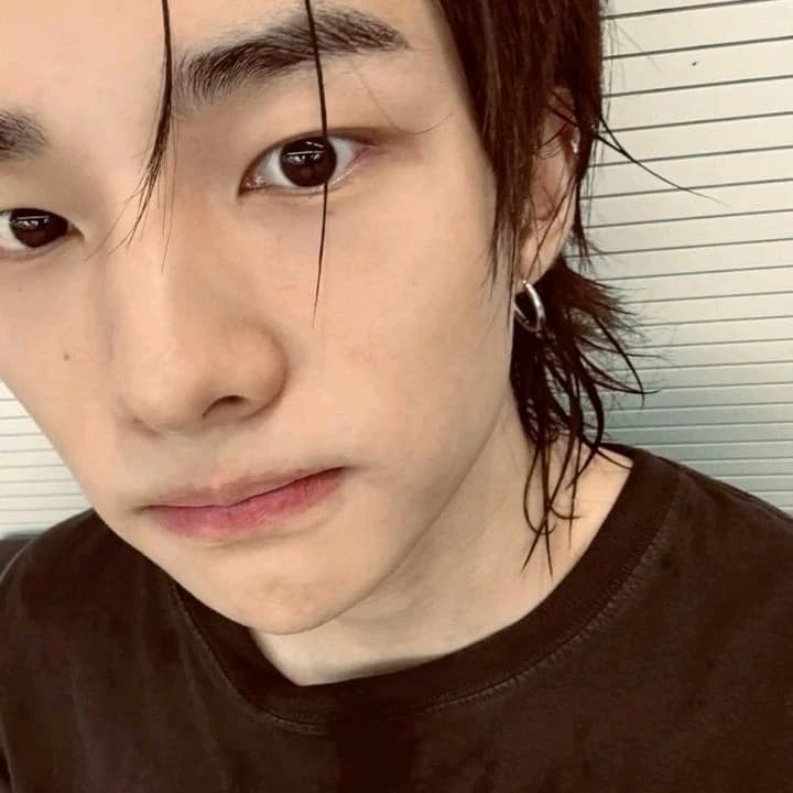 Hwang Hyunjin thumbnail