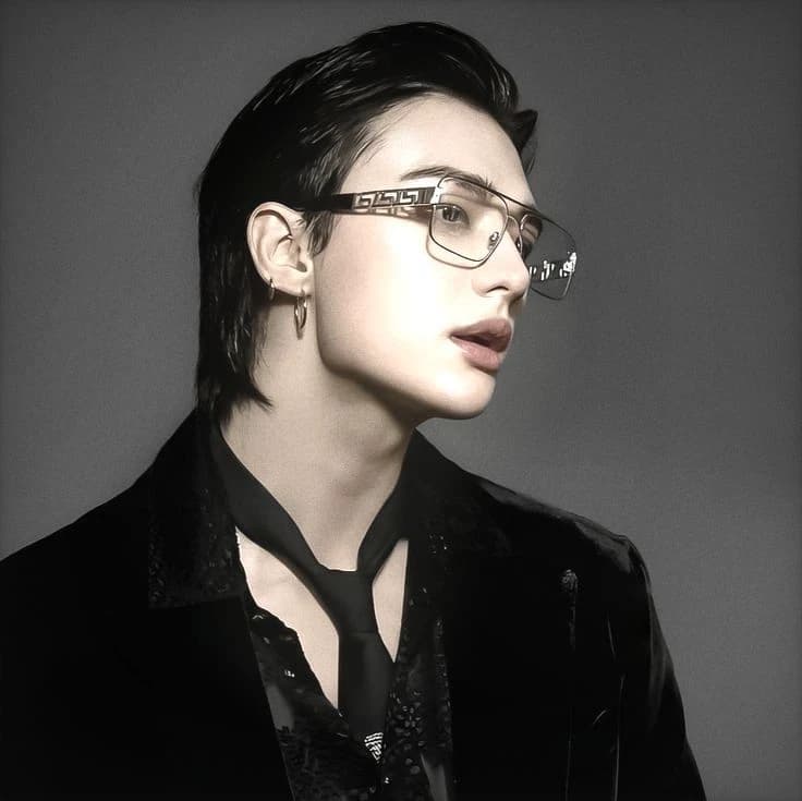 Hwang Hyunjin thumbnail