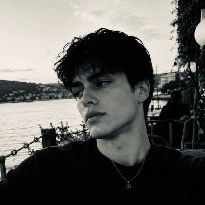 Alex thumbnail
