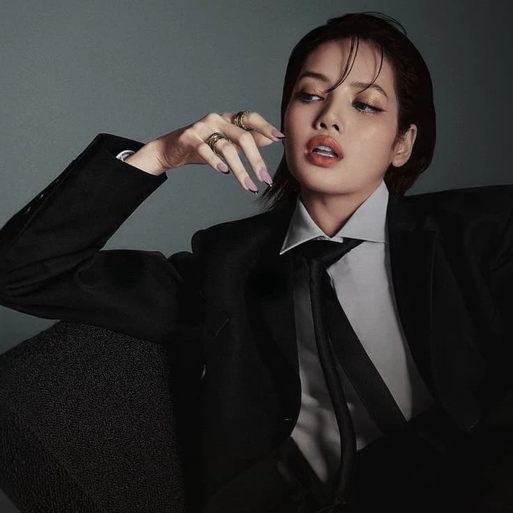 Lalisa maneuver thumbnail