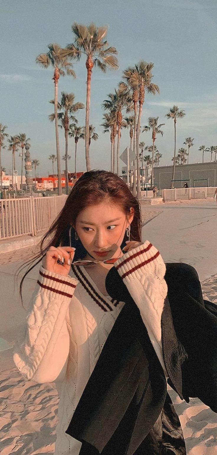 Chaeryoung- WLW/GL thumbnail