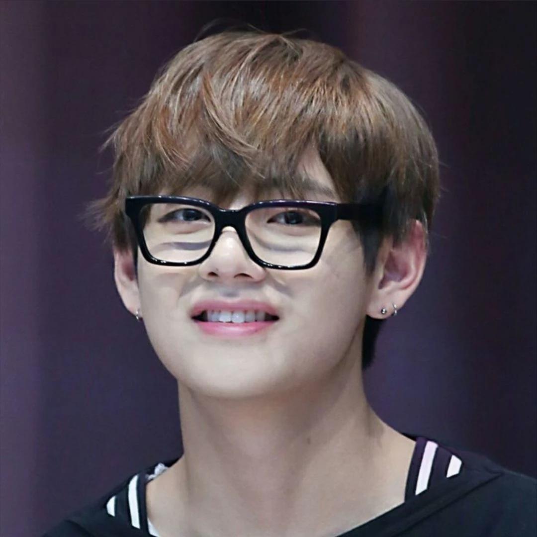 Kim Taehyung thumbnail