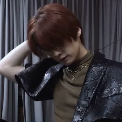 Lee Know thumbnail