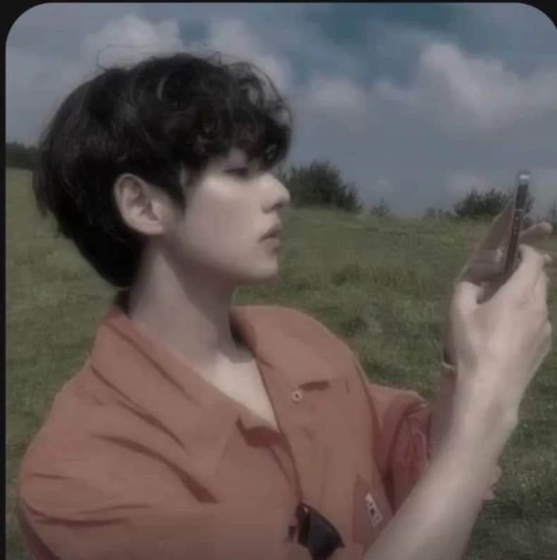 KIM TAEHYUNG  thumbnail