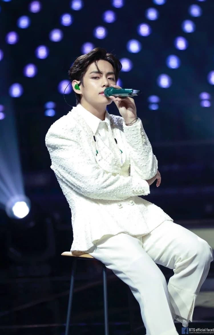 KIM TAEHYUNG thumbnail