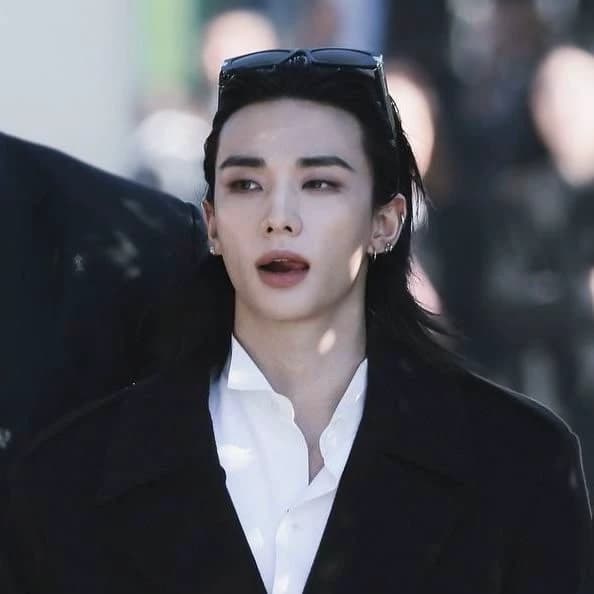 Hwang Hyunjin thumbnail