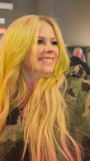 Avril Lavigne  thumbnail