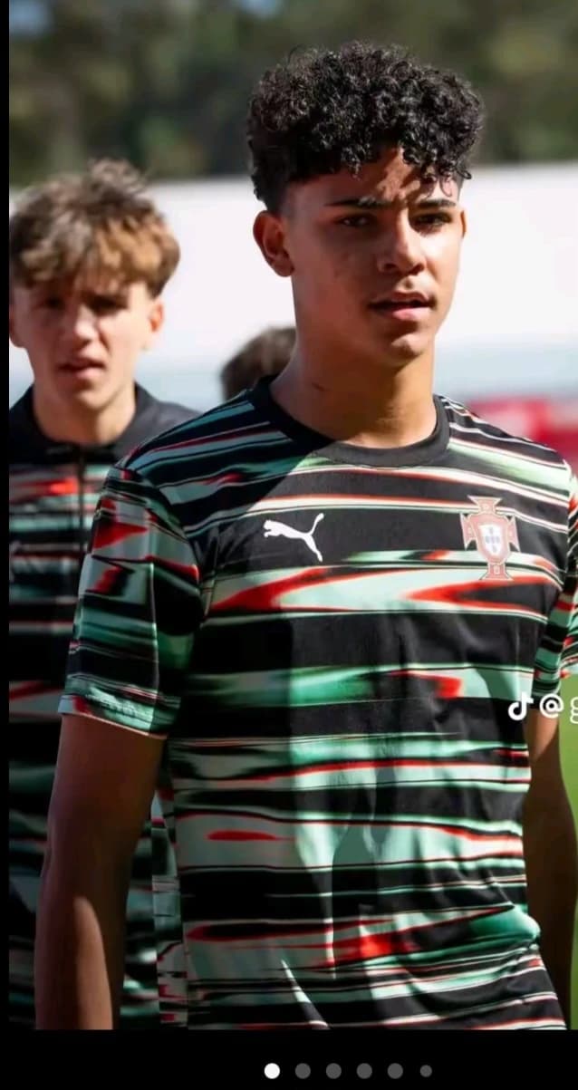Cris jr thumbnail