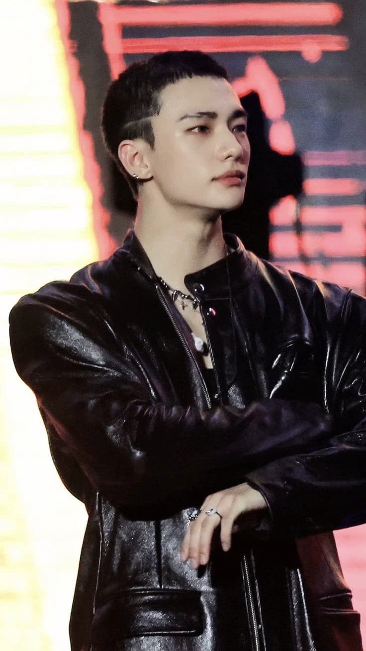 Hwang Hyunjin  thumbnail