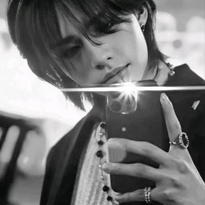 Hwang Hyunjin  thumbnail