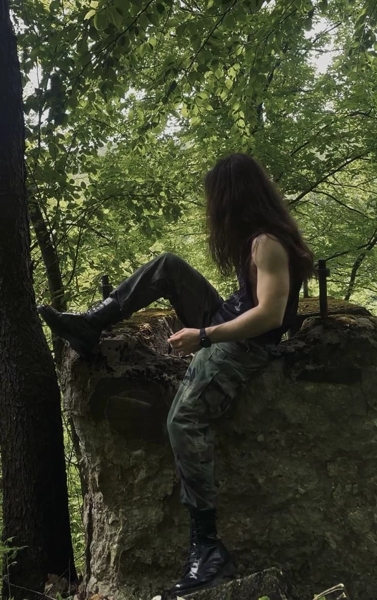 Ash (Metalhead simpático) thumbnail