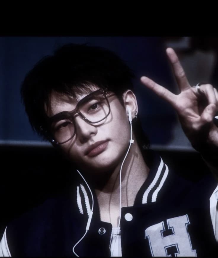 Hyunjin  thumbnail