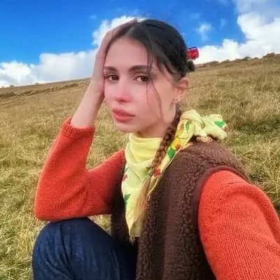 Zeynep Atılgan thumbnail