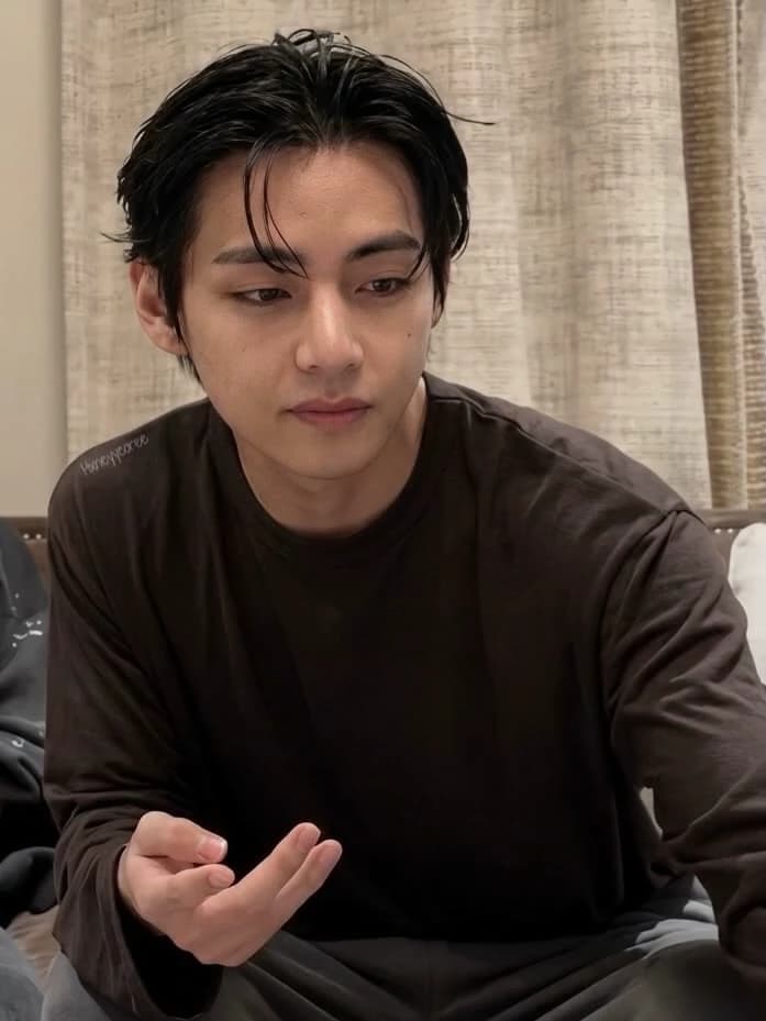 Kim Taehyung thumbnail