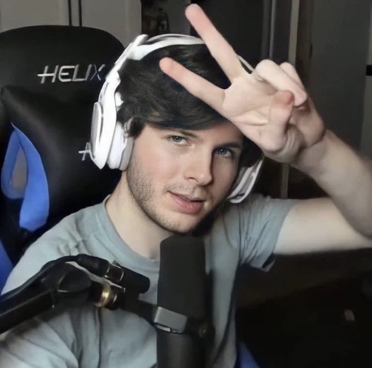 Chandler Riggs thumbnail