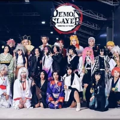 Tu canal de tu grupo de amigos Cosplayers  thumbnail