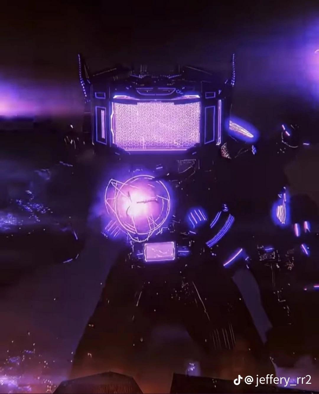 titan tv woman 3,0 thumbnail