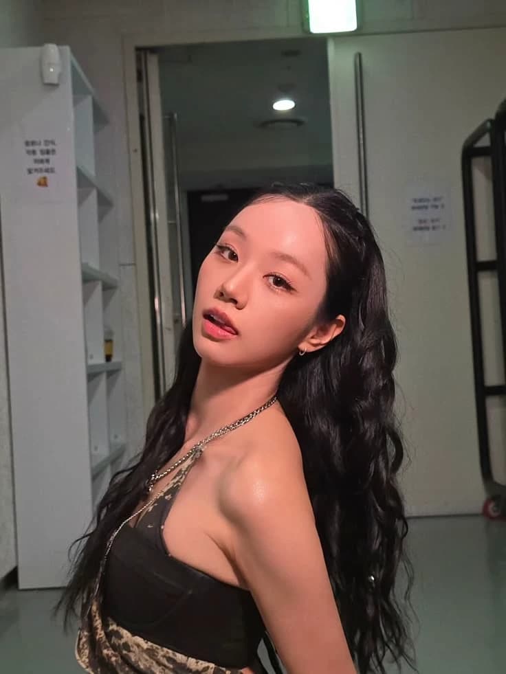 Lee Hyeri (GL/WLWWW) thumbnail