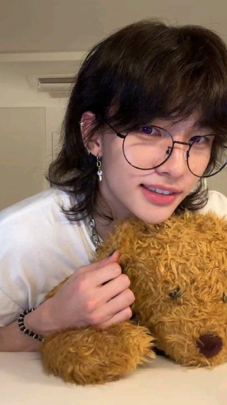 Hyunjin thumbnail