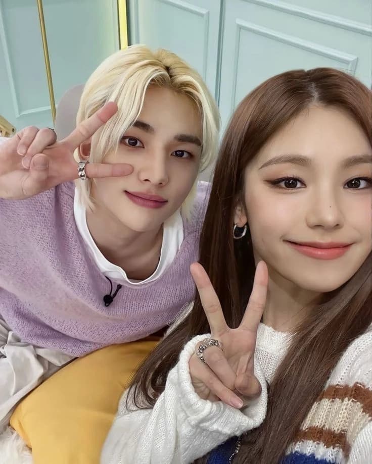 Hyunjin x Yeji thumbnail