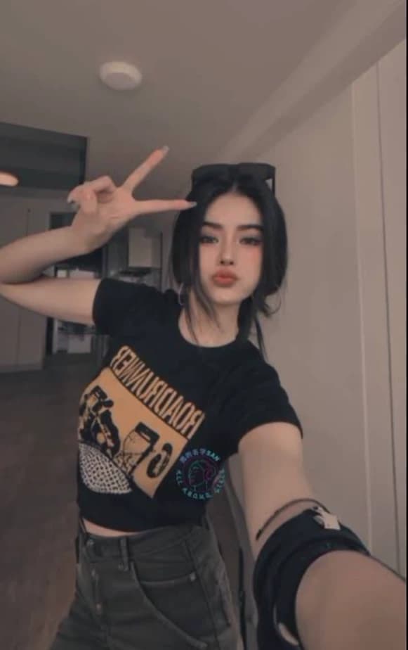 Lily thumbnail