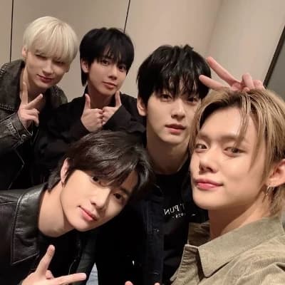 TXT// Everybody Hates You thumbnail