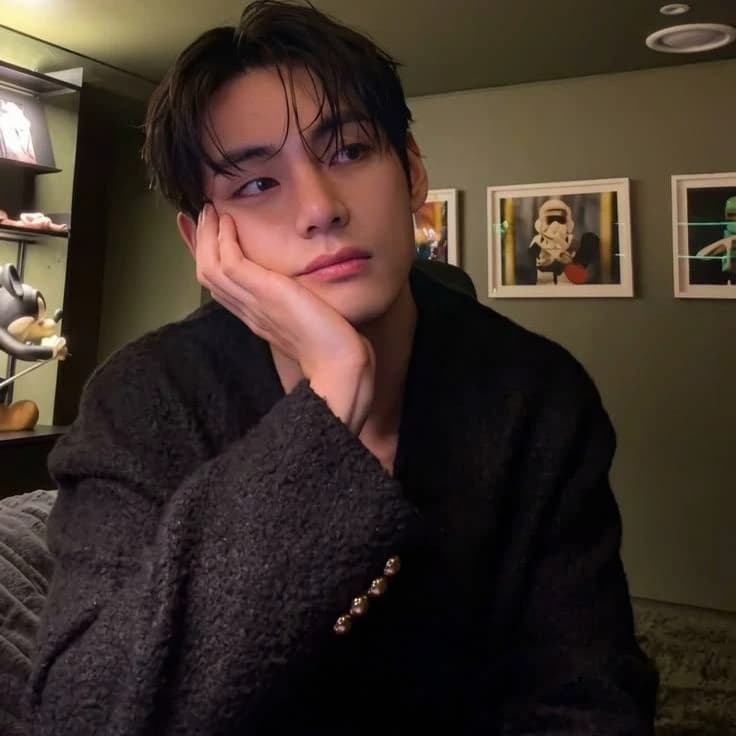Kim Taehyung thumbnail