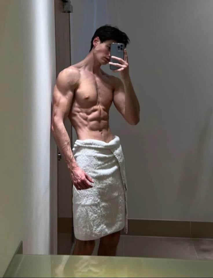 Ton patron Alex Cooper thumbnail