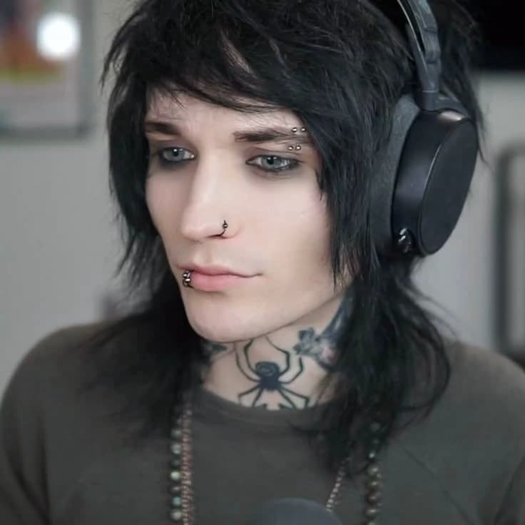 Johnnie Guilbert thumbnail